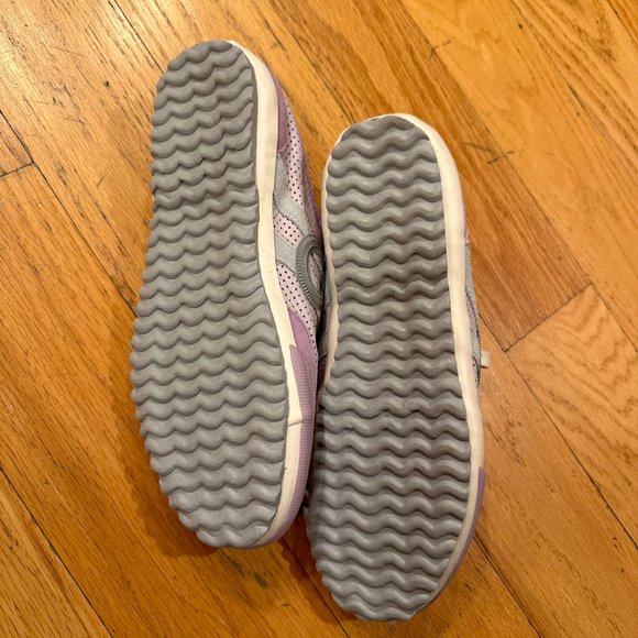 Aro Sneaker in Size 41 NEW NEVER WORN. - Picture 4 of 8